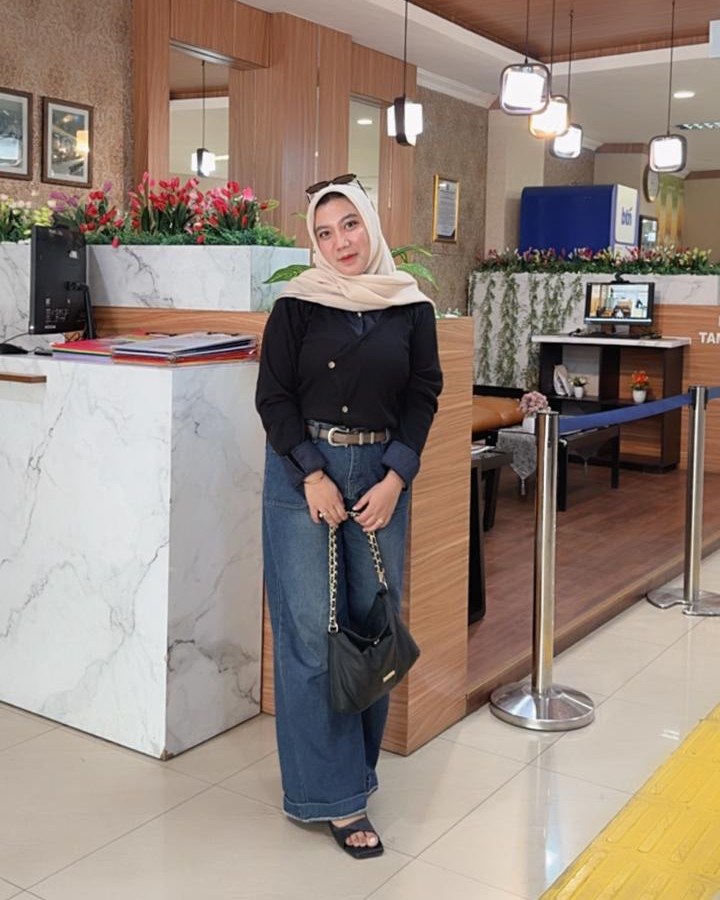 Faradila Fajrin De Ruiter, SH.